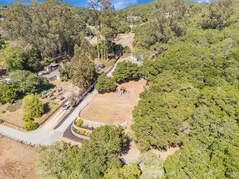 View/Area - 450 Echo Valley Rd, Salinas, CA 93907 photo 3 of 10