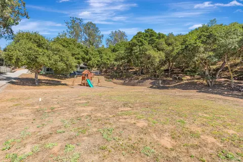 Exterior - 450 Echo Valley Rd, Salinas, CA 93907 photo 15 of 22