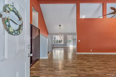 Entry Way - 450 Echo Valley Rd, Salinas, CA 93907 photo 1 of 2