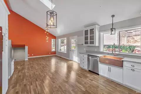 Kitchen - 450 Echo Valley Rd, Salinas, CA 93907 photo 5 of 5