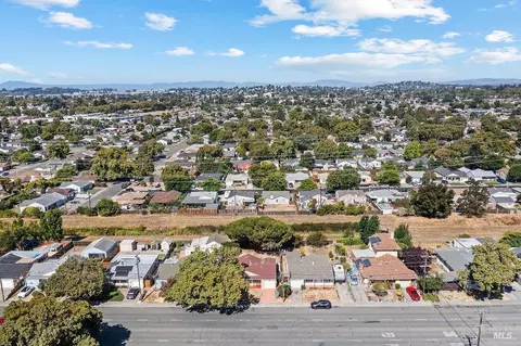 View/Area - 951 Oakwood Ave, Vallejo, CA 94591 photo 3 of 4