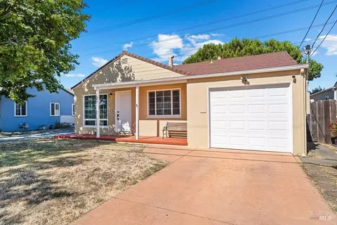 Exterior - 951 Oakwood Ave, Vallejo, CA 94591 photo 7 of 7