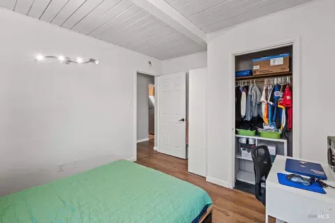 Bedroom - 951 Oakwood Ave, Vallejo, CA 94591 photo 2 of 5