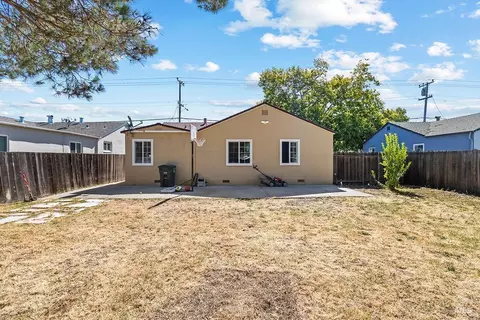 Exterior - 951 Oakwood Ave, Vallejo, CA 94591 photo 4 of 7