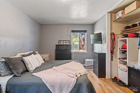 Bedroom - 951 Oakwood Ave, Vallejo, CA 94591 photo 5 of 5