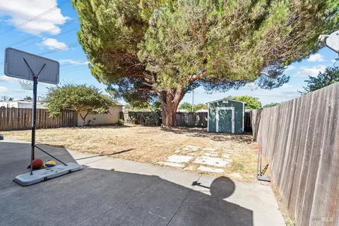Exterior - 951 Oakwood Ave, Vallejo, CA 94591 photo 3 of 7