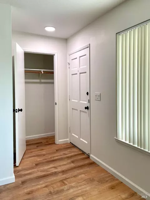 Entry Way - 476-478 Lincoln Ave, Cotati, CA 94931 photo 2 of 2