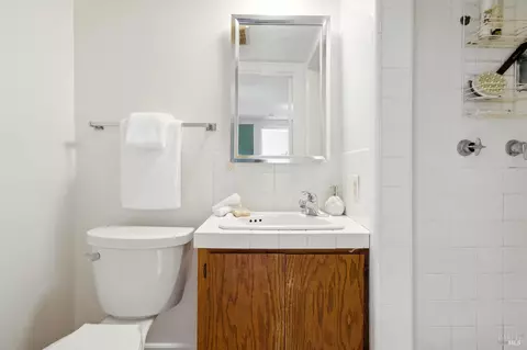 Bath - 980 Euclid Ave, Berkeley, CA 94708 photo 3 of 3