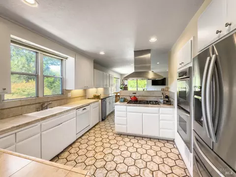 Kitchen - 11 Brookside Dr, San Anselmo, CA 94960 photo 1 of 2