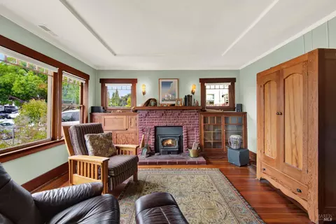 Living - 739 Benicia Rd, Vallejo, CA 94591 photo 3 of 7