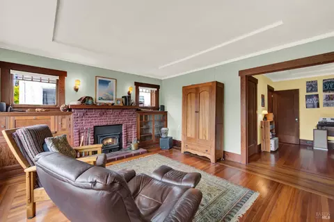 Living - 739 Benicia Rd, Vallejo, CA 94591 photo 2 of 7