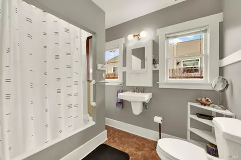 Bath - 739 Benicia Rd, Vallejo, CA 94591 photo 1 of 2