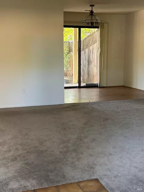 441 W 7th St, Sonoma, CA 95476