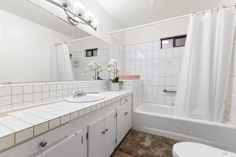 Bath - 420 Sky Oaks Dr, Angwin, CA 94508 photo 4 of 5