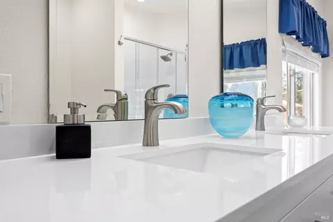 Bath - 420 Sky Oaks Dr, Angwin, CA 94508 photo 2 of 5