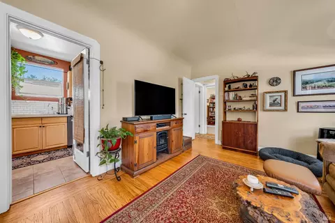 Living - 1509 Broadway St, Vallejo, CA 94590 photo 4 of 4