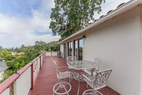 Exterior - 620 Park Blvd, Ukiah, CA 95482 photo 5 of 15