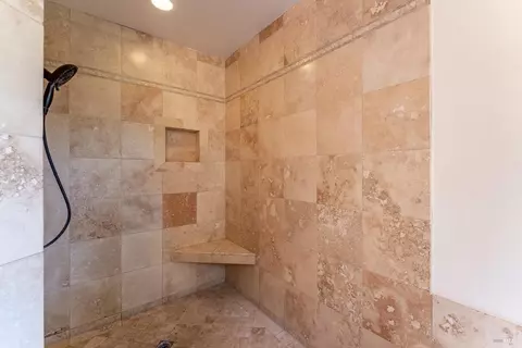 Bath - 620 Park Blvd, Ukiah, CA 95482 photo 2 of 4
