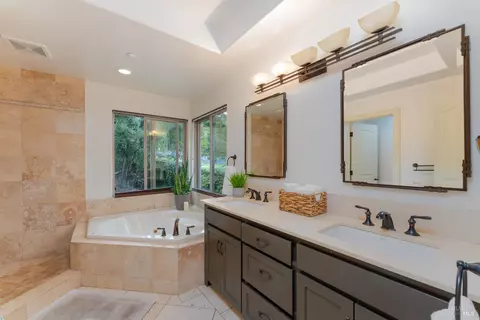 Bath - 620 Park Blvd, Ukiah, CA 95482 photo 1 of 4