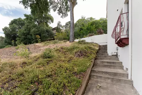 Exterior - 620 Park Blvd, Ukiah, CA 95482 photo 10 of 15