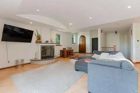 Living - 620 Park Blvd, Ukiah, CA 95482 photo 3 of 3