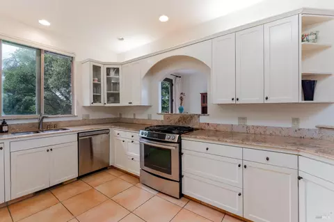 Kitchen - 620 Park Blvd, Ukiah, CA 95482 photo 2 of 3
