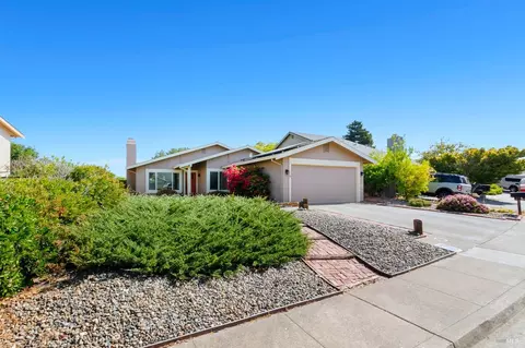Exterior - 140 Bluebell Pl, Vallejo, CA 94591 photo 3 of 12