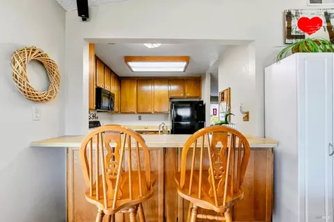 Kitchen - 140 Bluebell Pl, Vallejo, CA 94591 photo 6 of 6