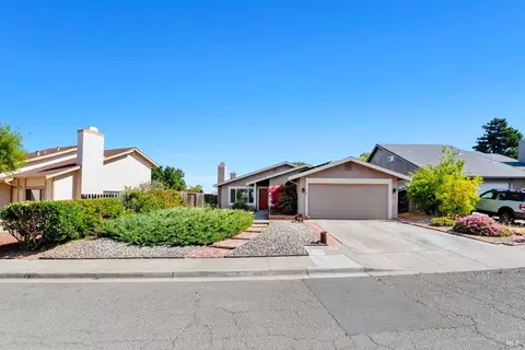 Exterior - 140 Bluebell Pl, Vallejo, CA 94591 photo 2 of 12