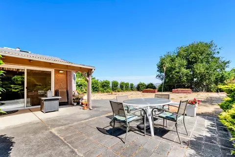 Exterior - 140 Bluebell Pl, Vallejo, CA 94591 photo 9 of 12