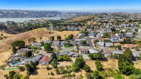 View/Area - 140 Bluebell Pl, Vallejo, CA 94591 photo 9 of 11