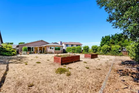 Exterior - 140 Bluebell Pl, Vallejo, CA 94591 photo 11 of 12