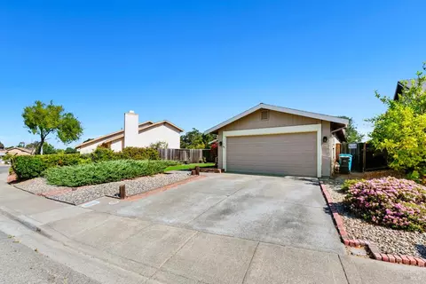 Exterior - 140 Bluebell Pl, Vallejo, CA 94591 photo 1 of 12