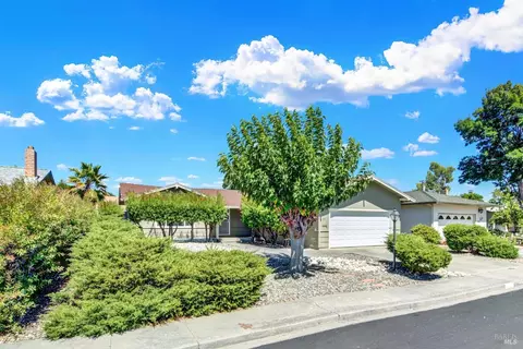 184 Carlsbad Cir, Vacaville, CA 95687