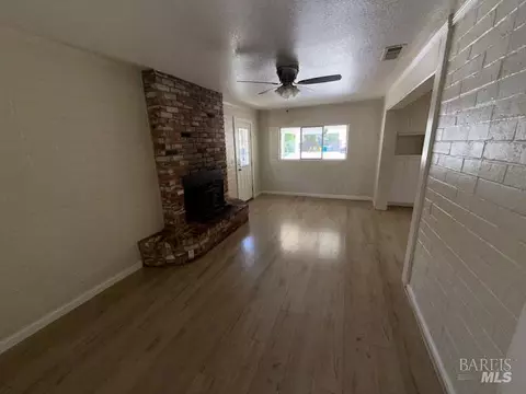 650 Marvin Way, Dixon, CA 95620 photo 2