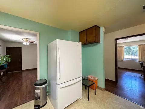 1617 Alcott Ln, Willits, CA 95490 photo 3