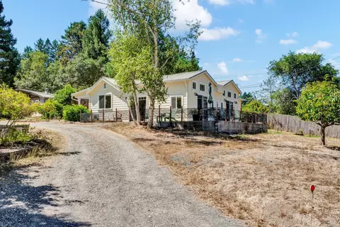 7739 Lynch Rd, Sebastopol, CA 95472