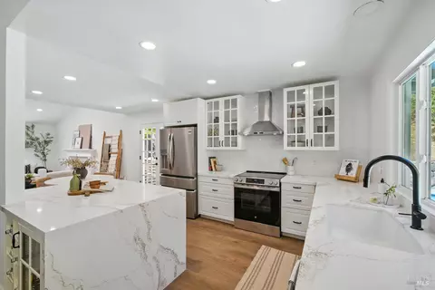 1706 Las Gallinas Ave, San Rafael, CA 94903