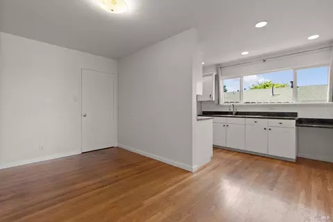 Living - 425 Gonzaga Ave, Vallejo, CA 94589 photo 5 of 5