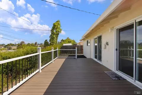 Exterior - 425 Gonzaga Ave, Vallejo, CA 94589 photo 4 of 6