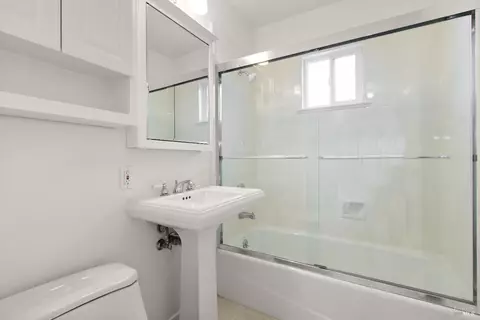 Bath - 425 Gonzaga Ave, Vallejo, CA 94589 photo 4 of 4