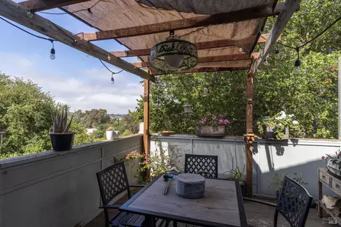 137 Power Dr, Vallejo, CA 94589 photo 4
