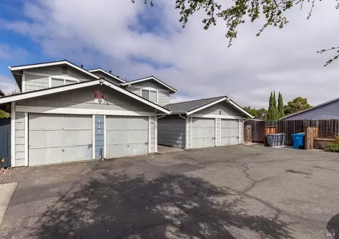 137 Power Dr, Vallejo, CA 94589 photo 2