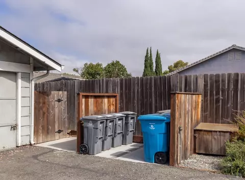 137 Power Dr, Vallejo, CA 94589 photo 6