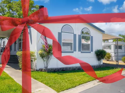 131 Del Paso Dr, Vacaville, CA 95687