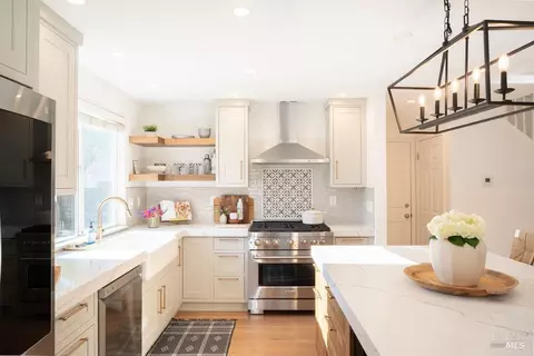317 Judith Ct, Windsor, CA 95492