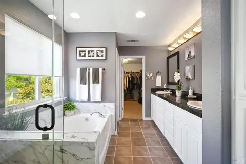 Bath - 432 Goblet Pl, Windsor, CA 95492 photo 2 of 5