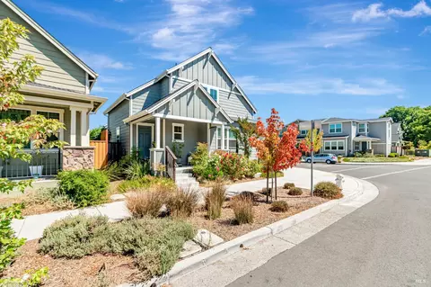 1493 W 3rd St, Santa Rosa, CA 95401