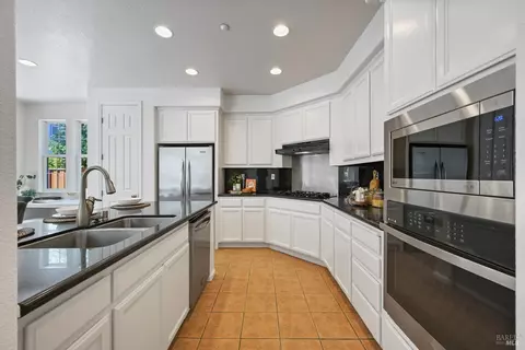 15 Moore Rd, Novato, CA 94949 photo 11