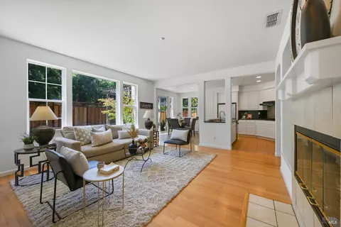 15 Moore Rd, Novato, CA 94949 photo 9